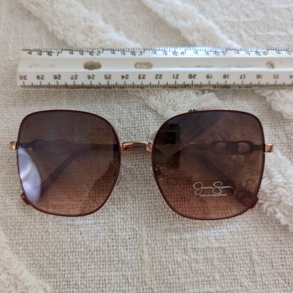 Jessica Simpson Sunglasses - Picture 4 of 6